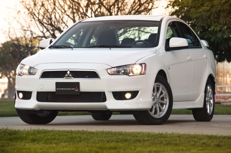  Mitsubishi Lancer ES 2010 года  (фото 16 из 24)